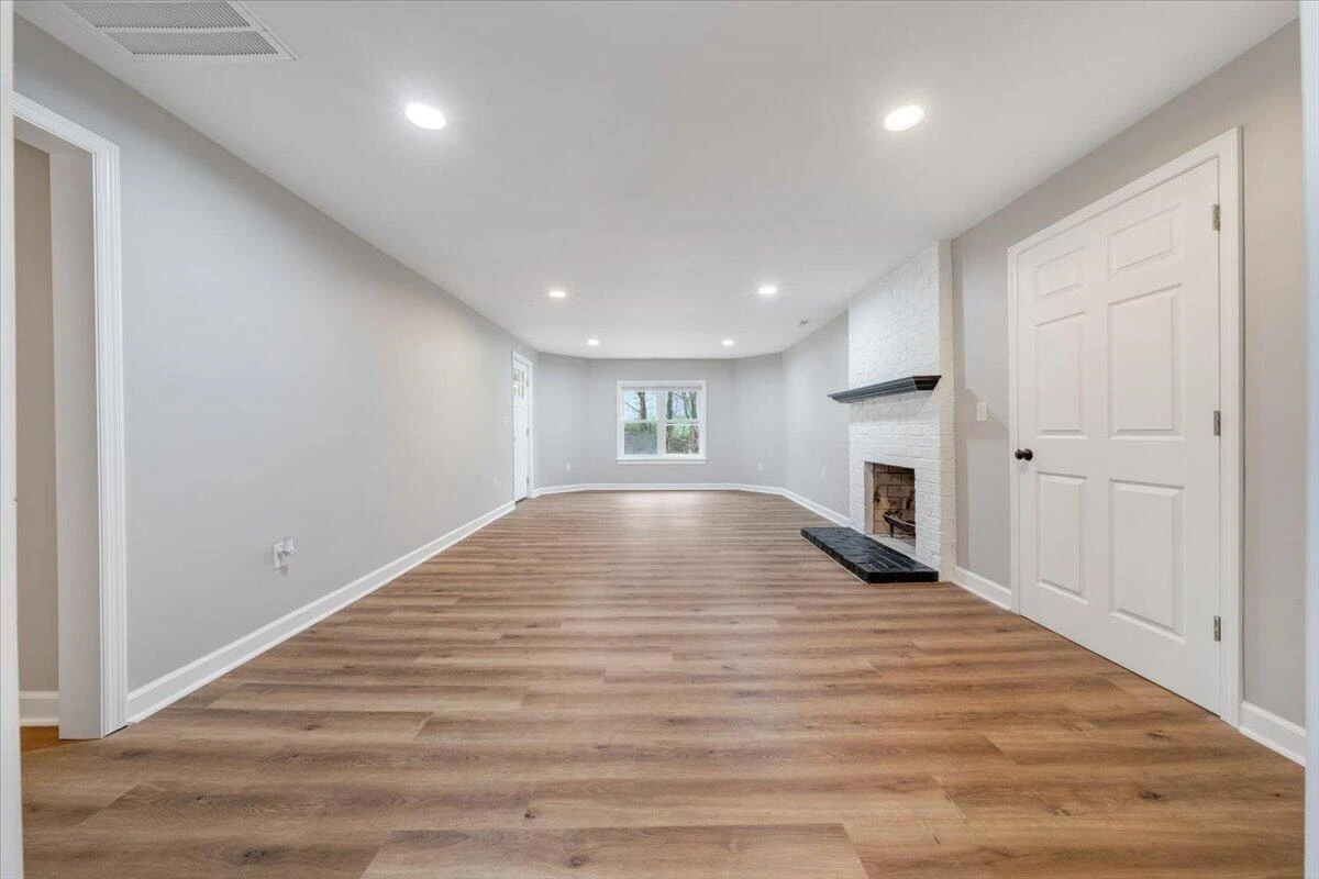6346 Blacksburg RD - Photo 9