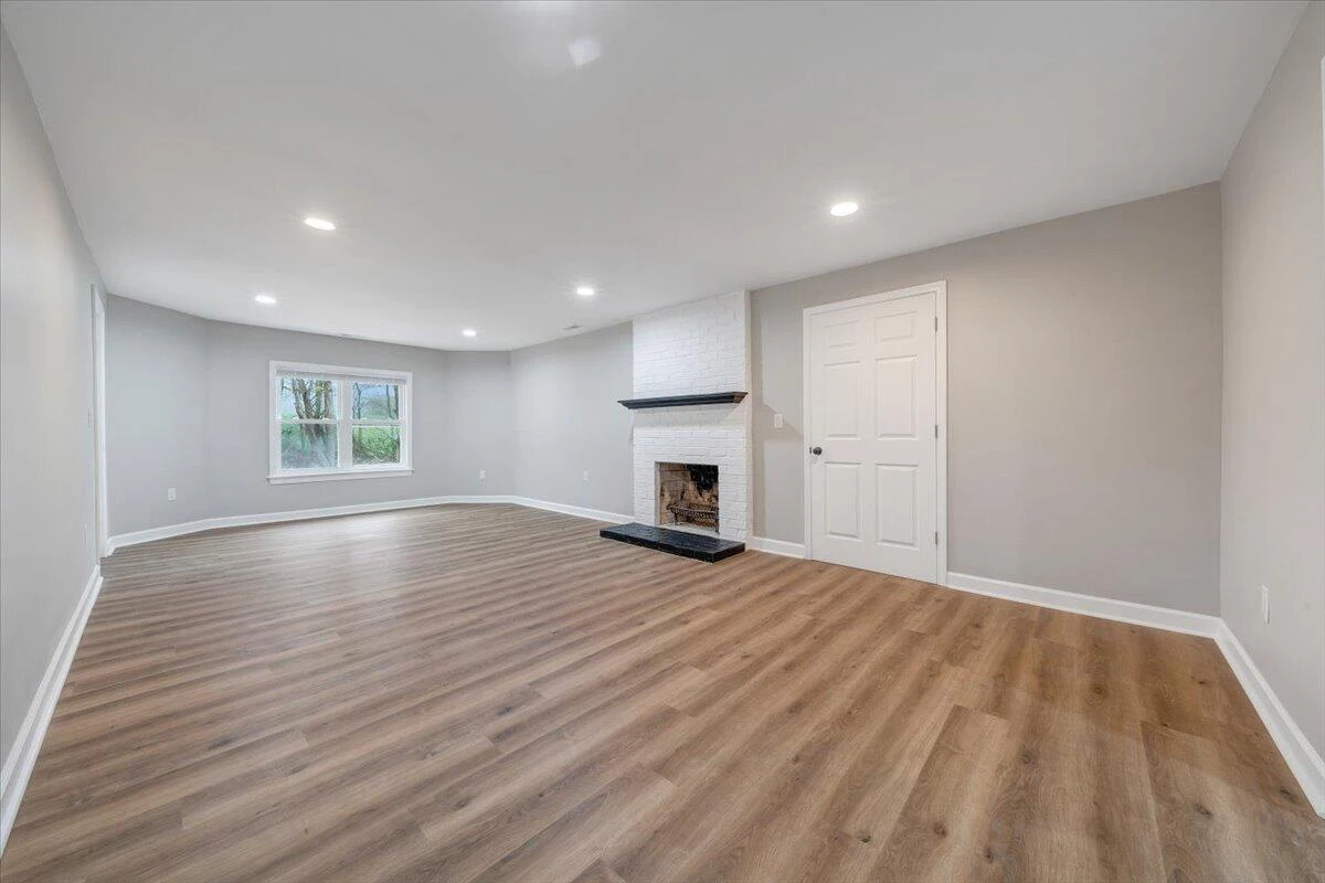6346 Blacksburg RD - Photo 10