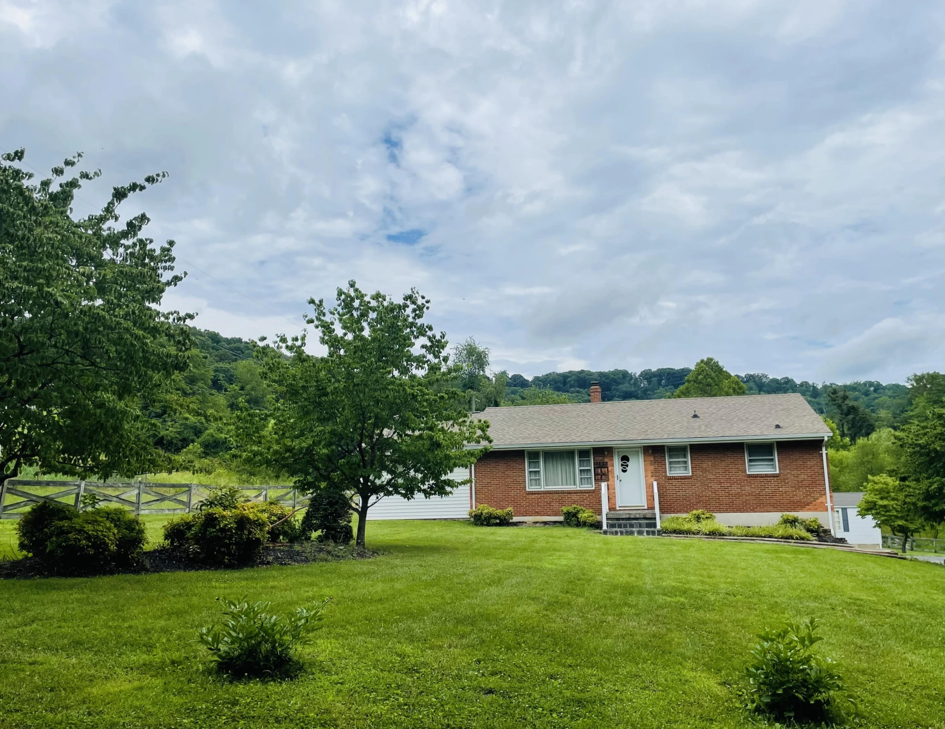 1156 Rosemont LN - Photo 6