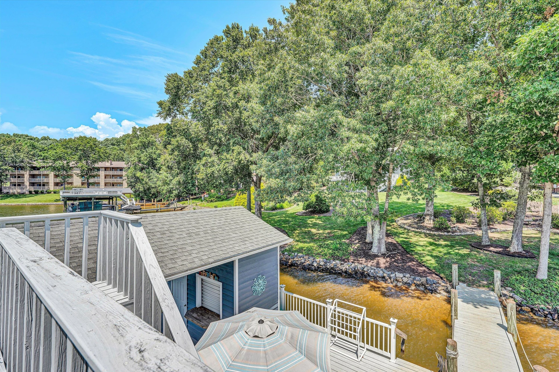 242 Beech DR - Photo 19