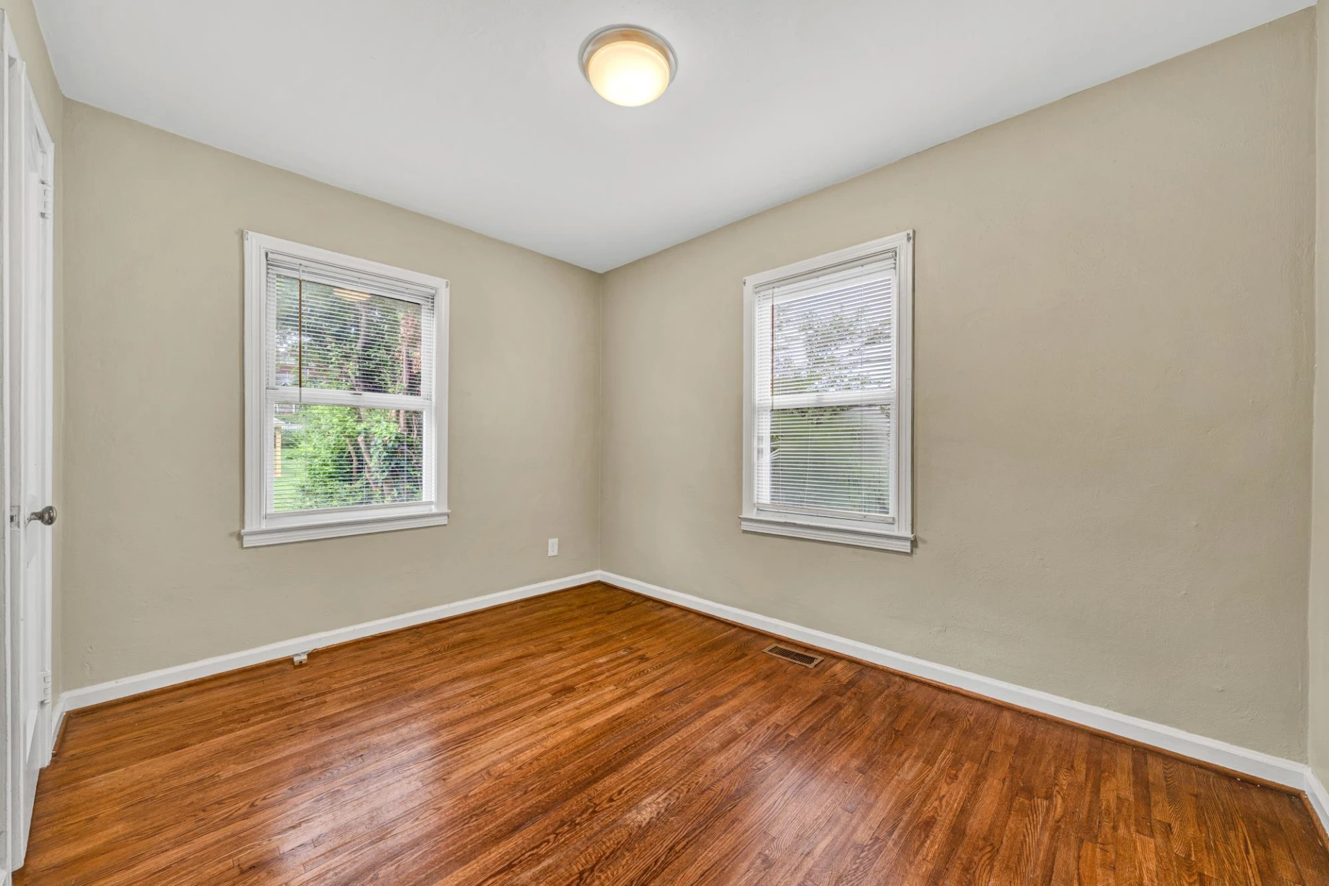 2518 Denniston AVE - Photo 11