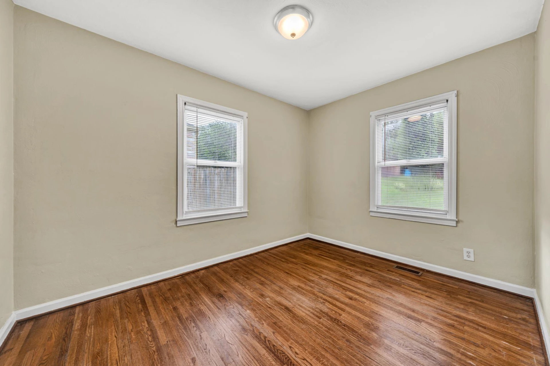 2518 Denniston AVE - Photo 12