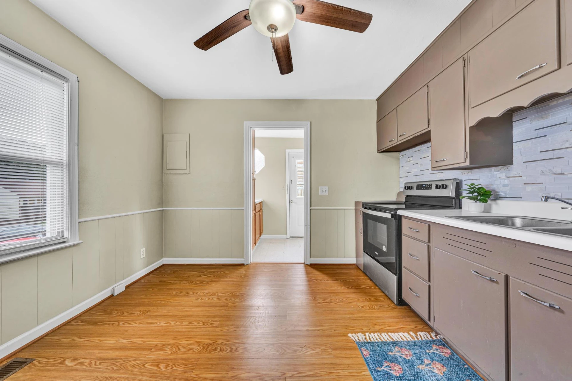2518 Denniston AVE - Photo 8