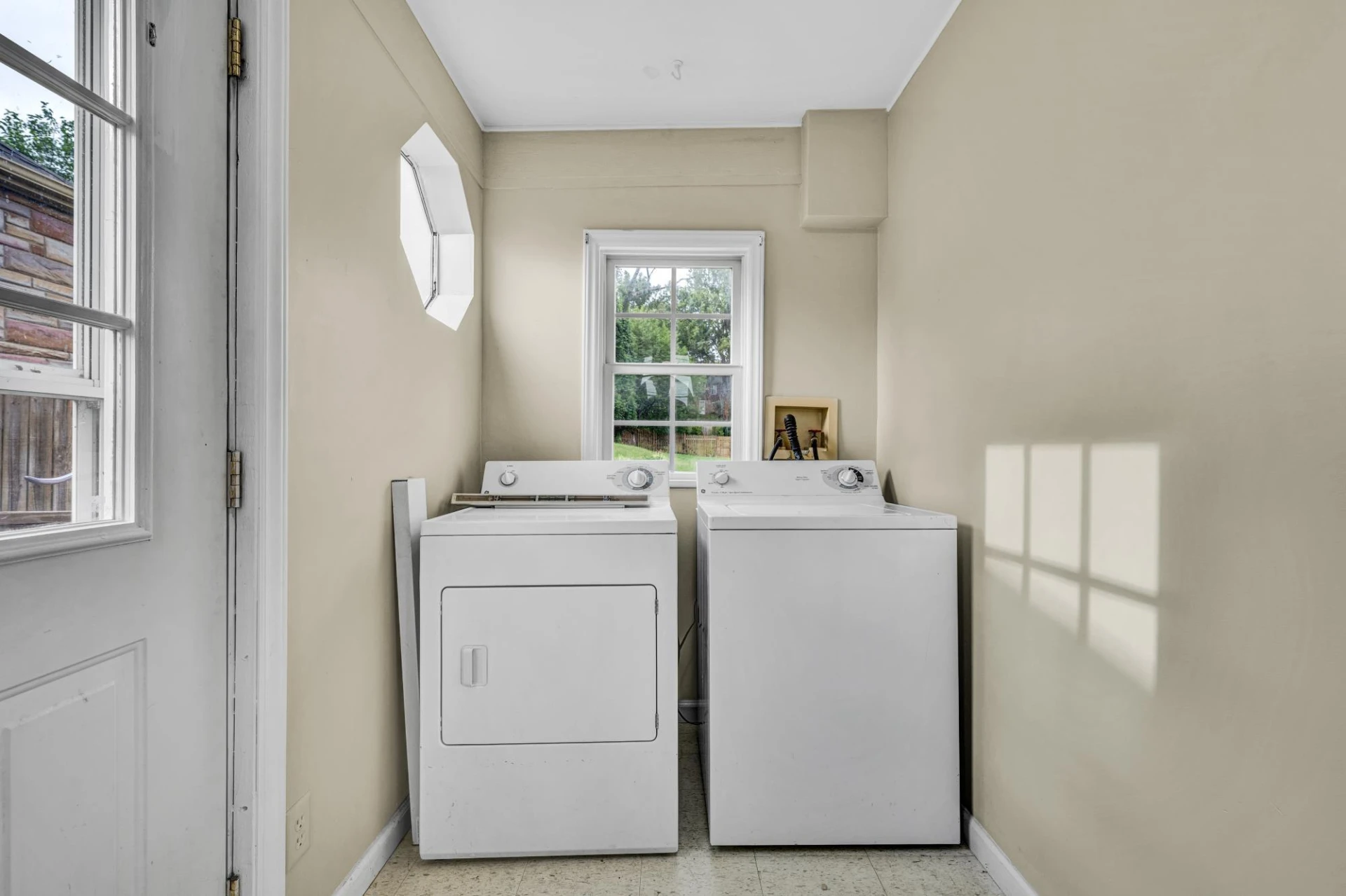2518 Denniston AVE - Photo 9