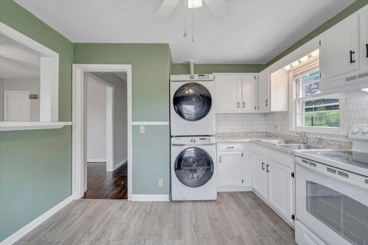 2546 Denniston AVE - Photo 10