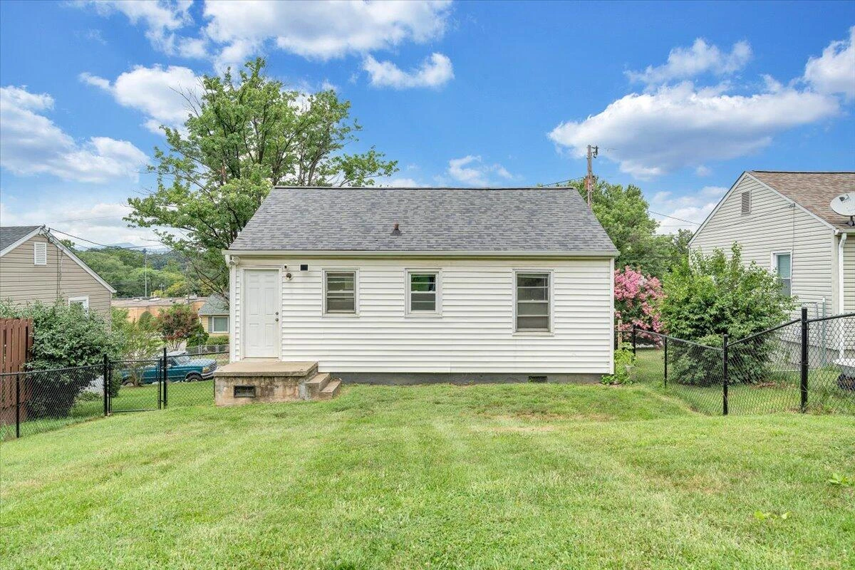 2546 Denniston AVE - Photo 19