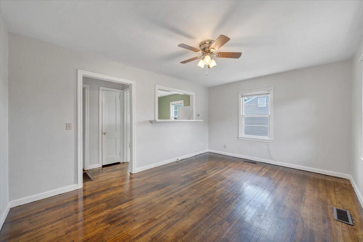 2546 Denniston AVE - Photo 2