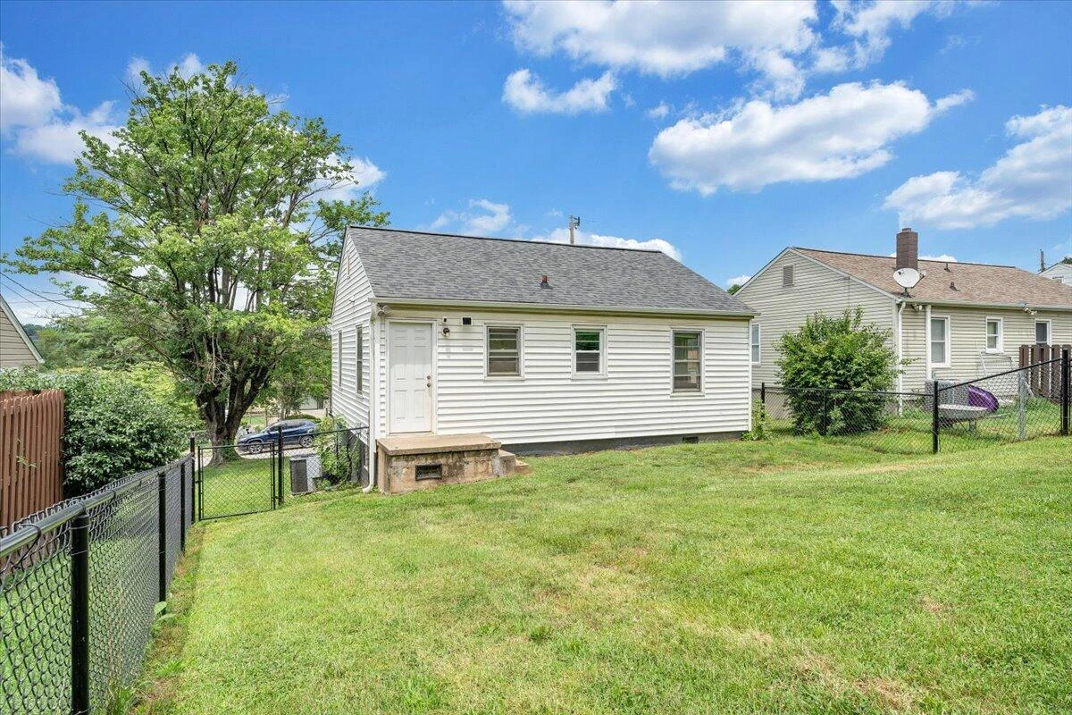 2546 Denniston AVE - Photo 20