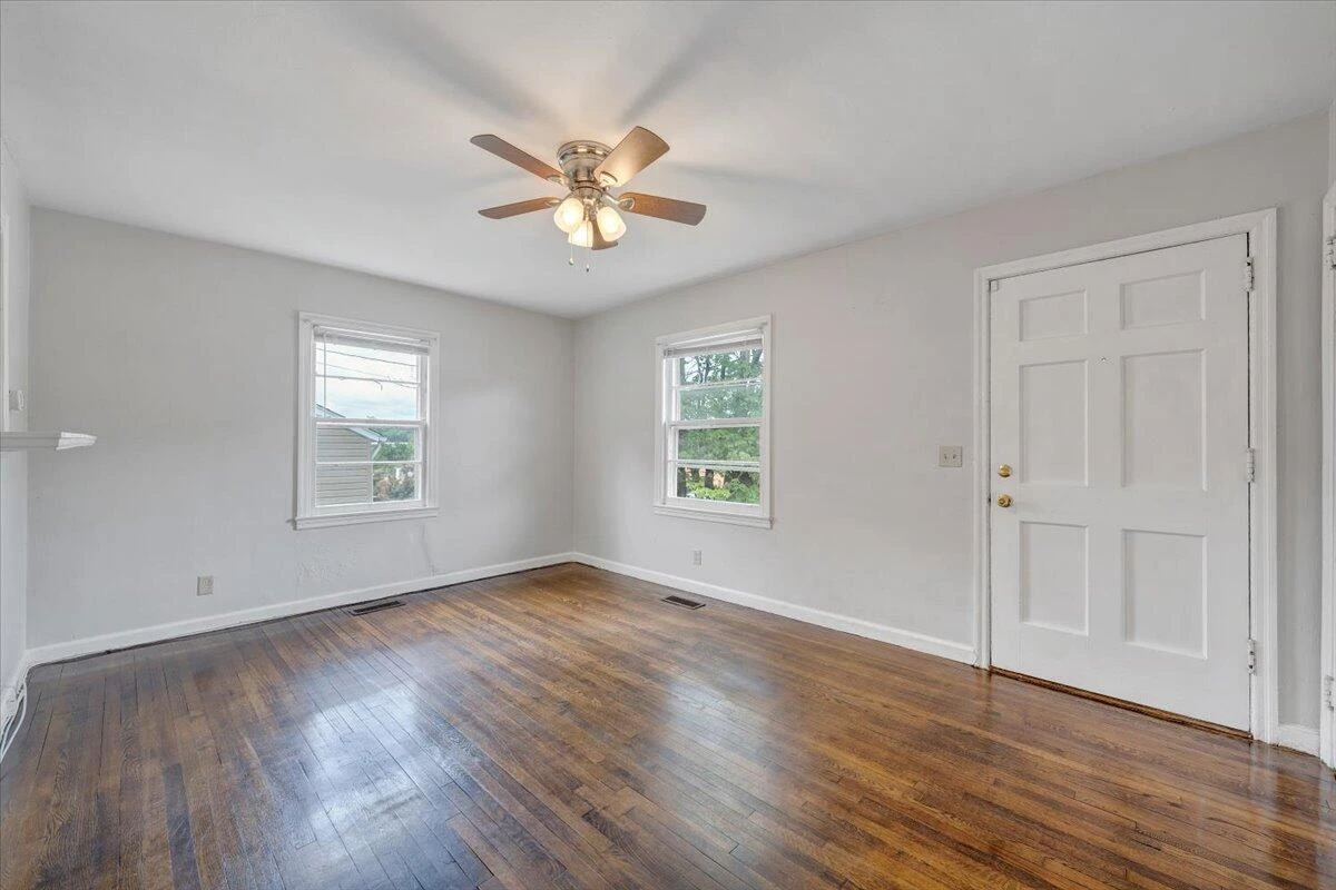 2546 Denniston AVE - Photo 3