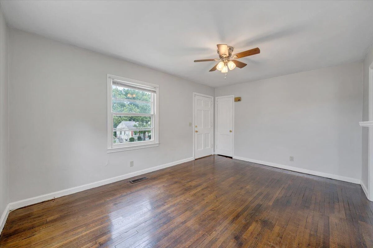 2546 Denniston AVE - Photo 4