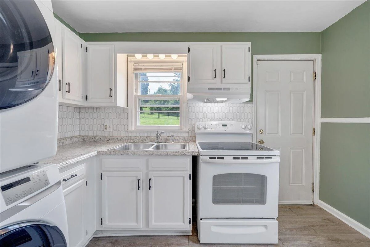 2546 Denniston AVE - Photo 8