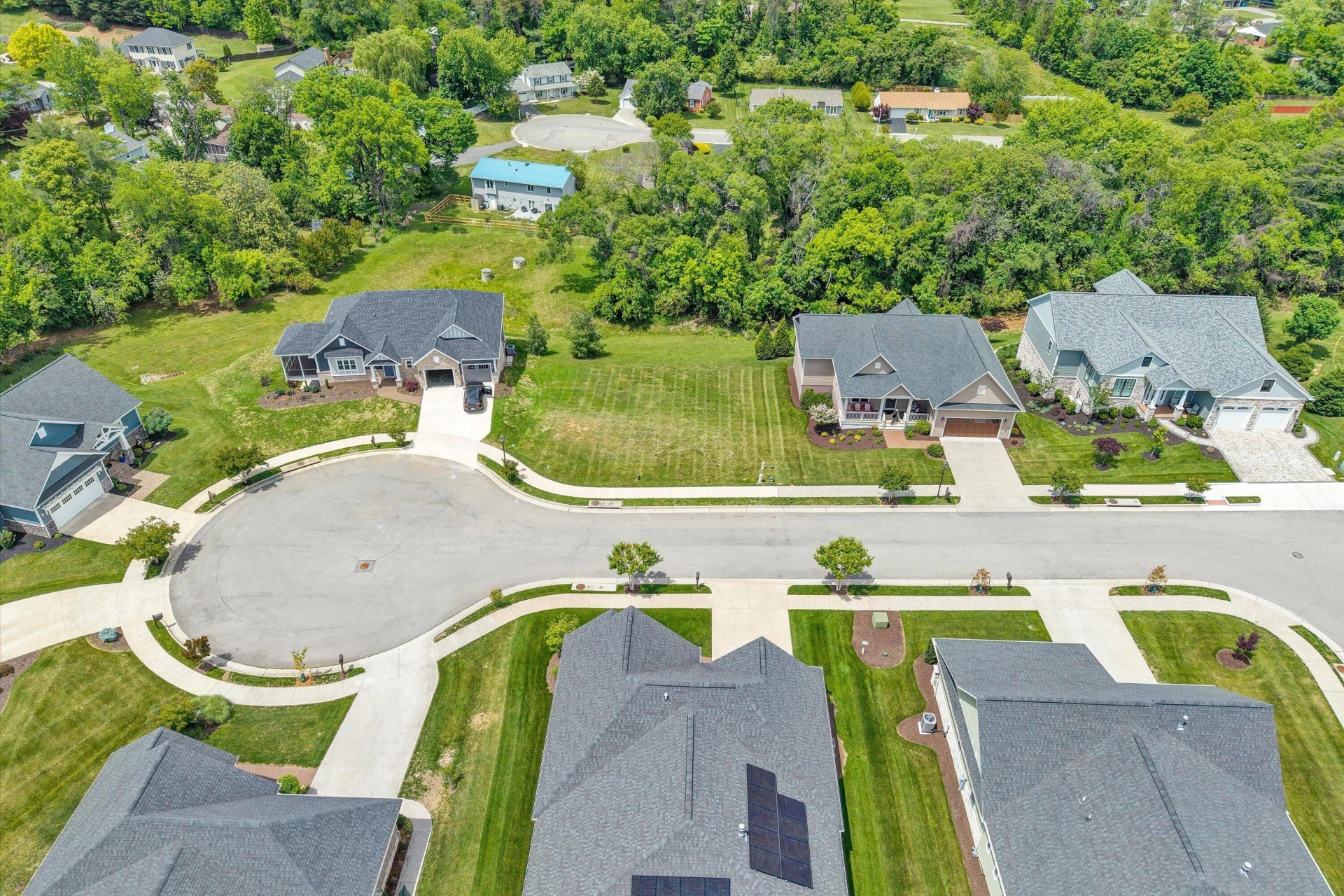 4409 Greenlace CIR - Photo 13