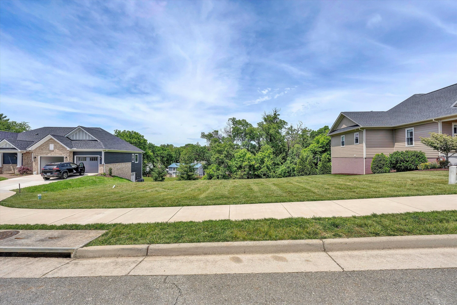 4409 Greenlace CIR - Photo 9