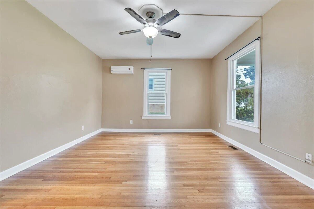 14 Carrollton AVE - Photo 12