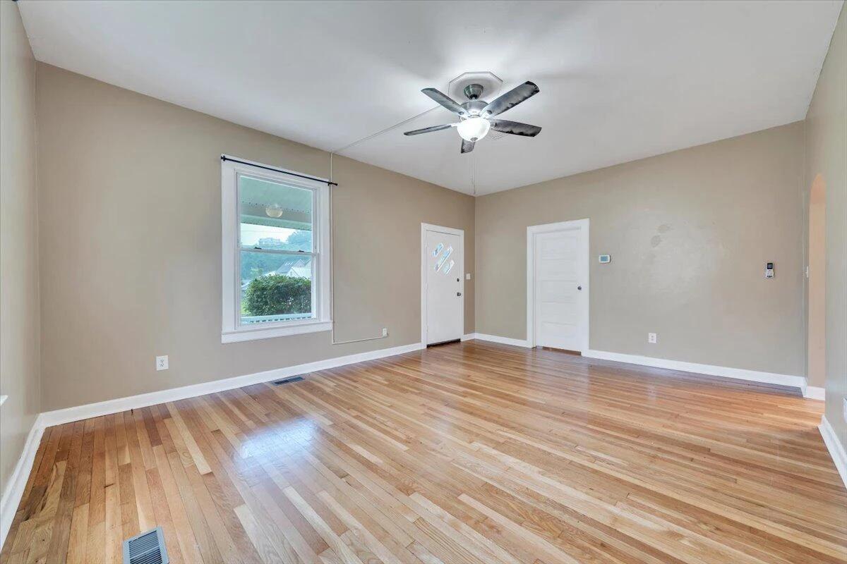 14 Carrollton AVE - Photo 15