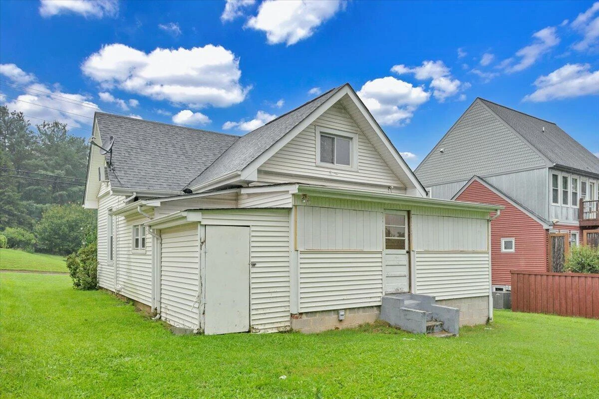 14 Carrollton AVE - Photo 32