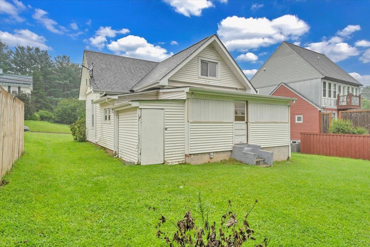 14 Carrollton AVE - Photo 33