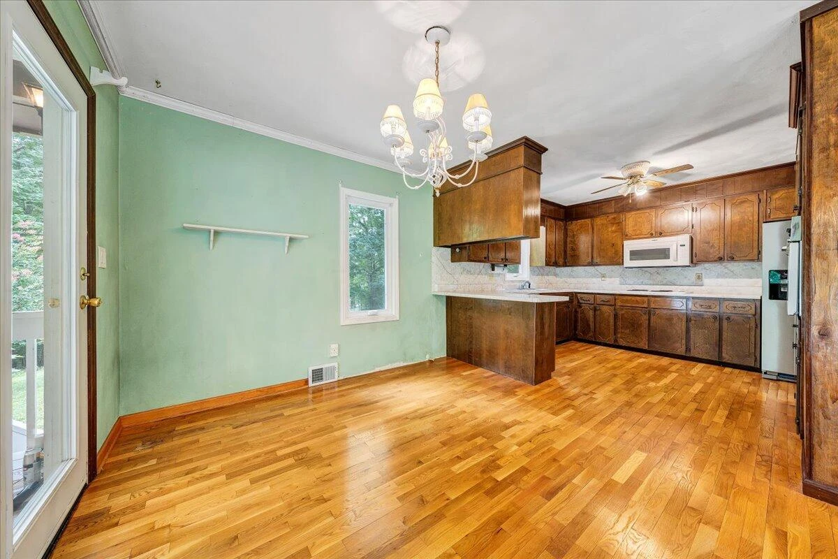 1075 Lovely Valley RD - Photo 10