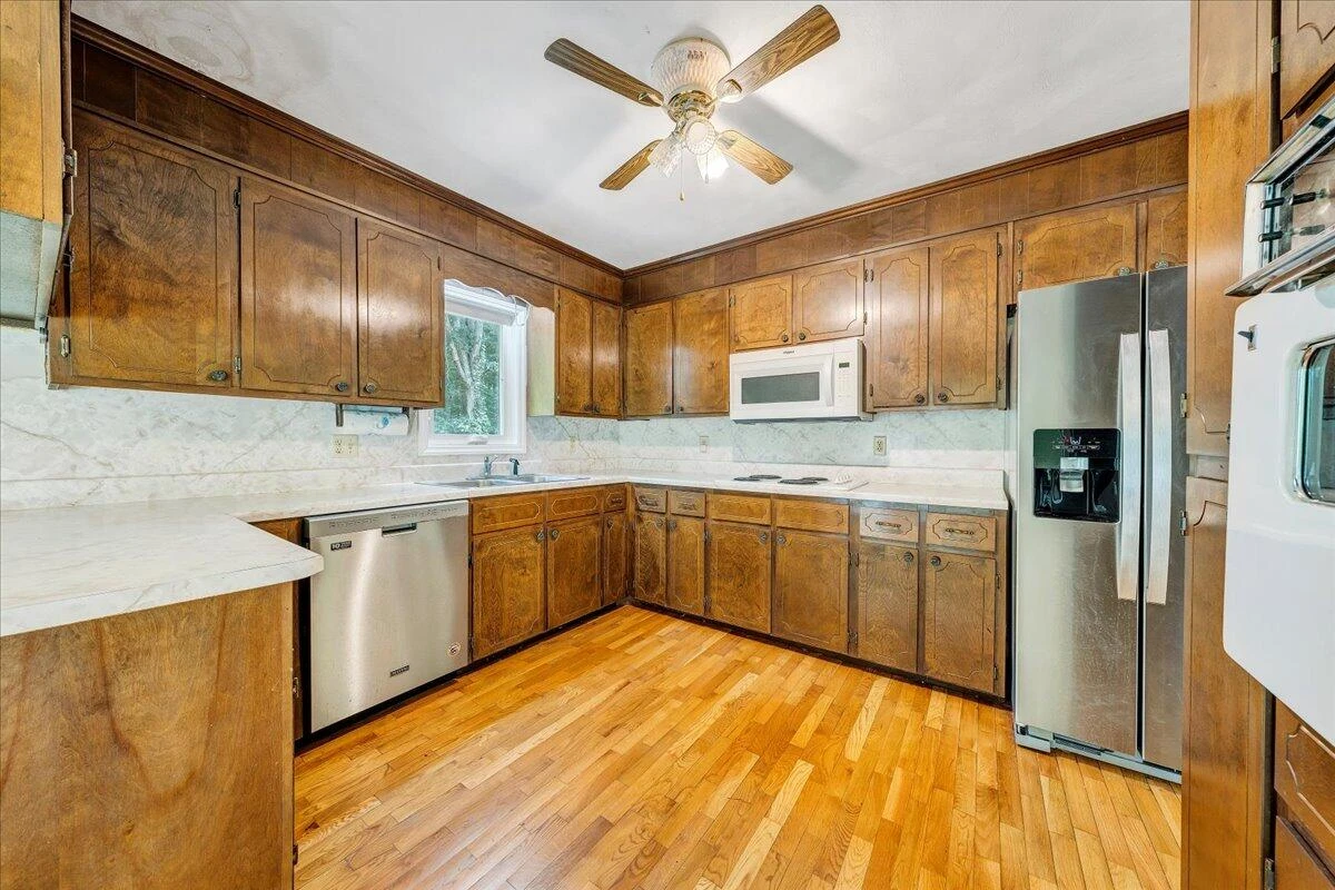 1075 Lovely Valley RD - Photo 12