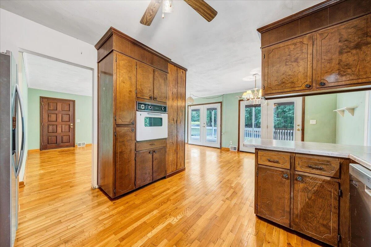 1075 Lovely Valley RD - Photo 15