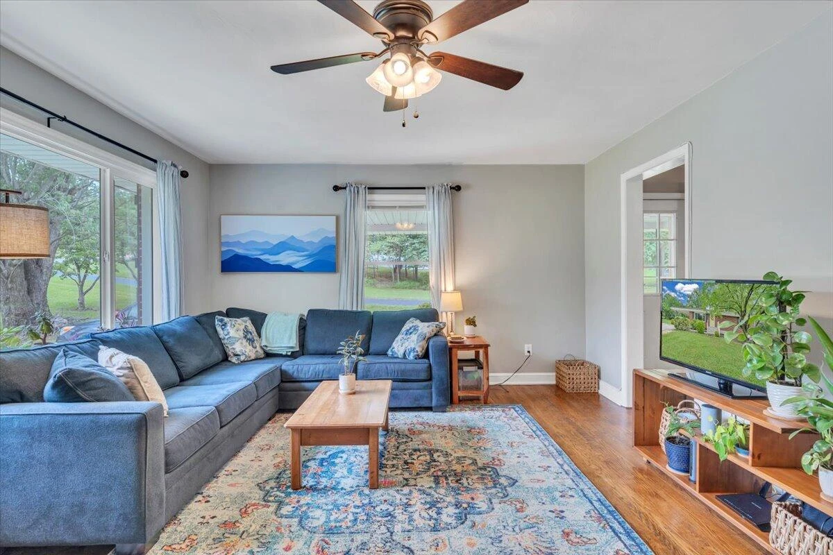 4129 ALLEGHANY DR - Photo 4