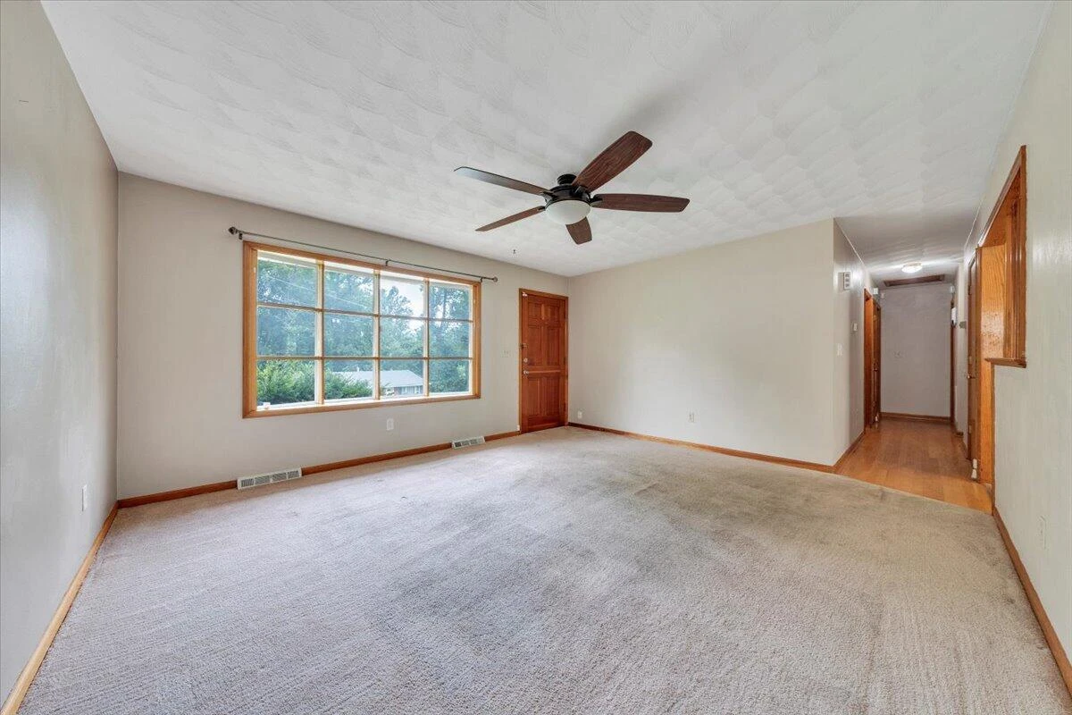 4774 Northwood DR - Photo 4