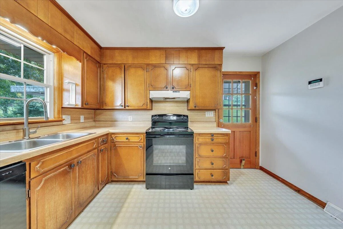 4774 Northwood DR - Photo 9