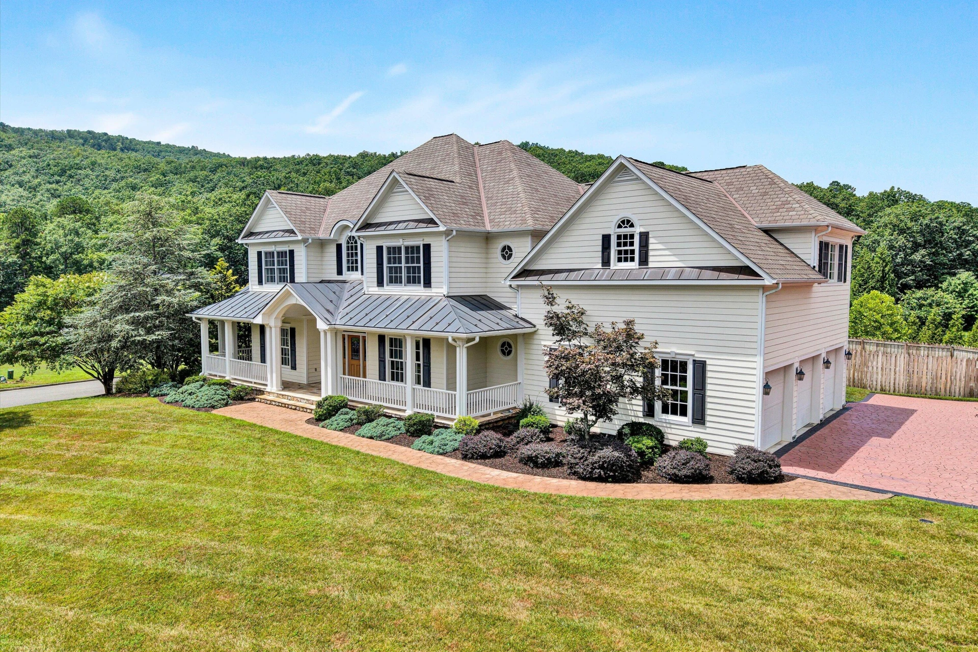 3845 Eagle Crest DR - Photo 2