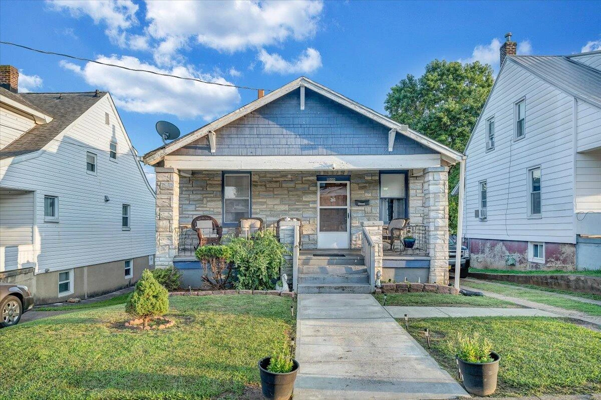 1109 Morehead AVE