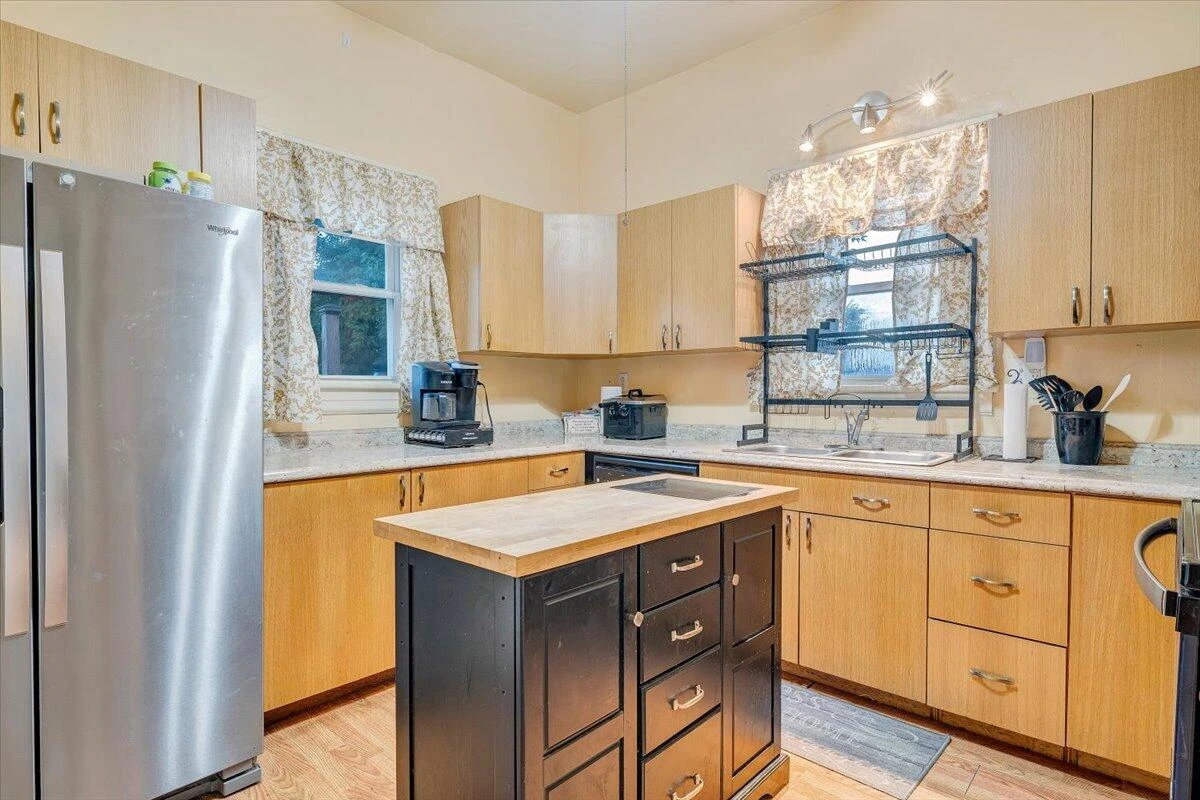1109 Morehead AVE - Photo 10