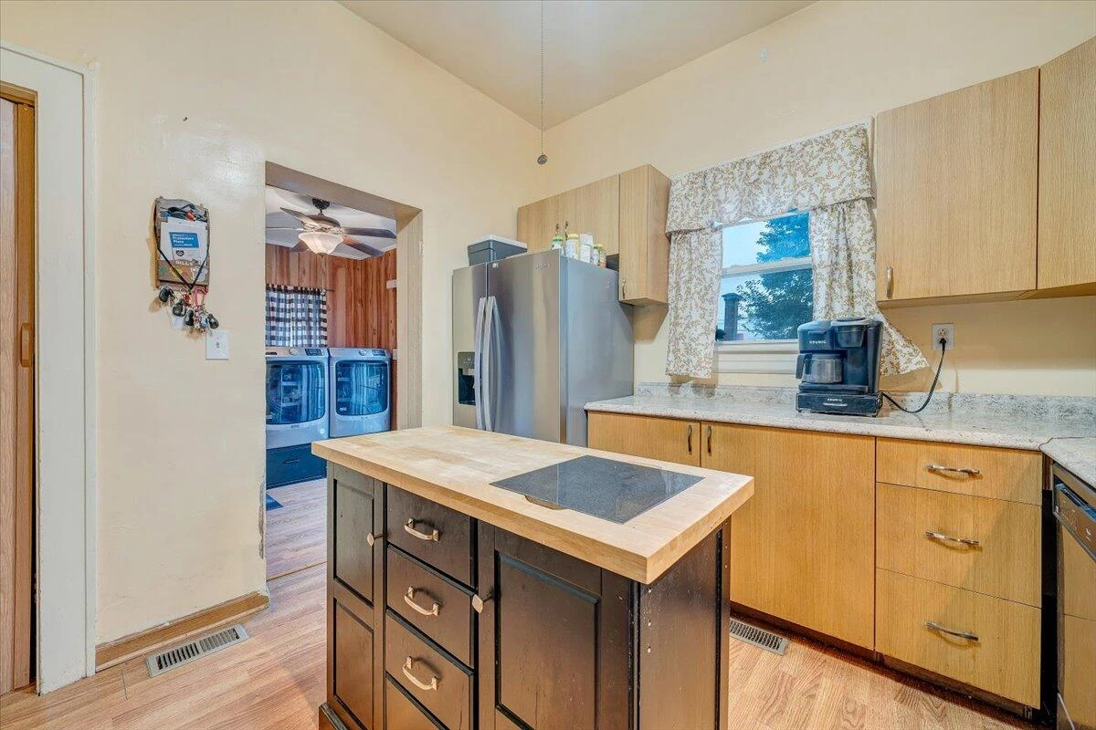 1109 Morehead AVE - Photo 13