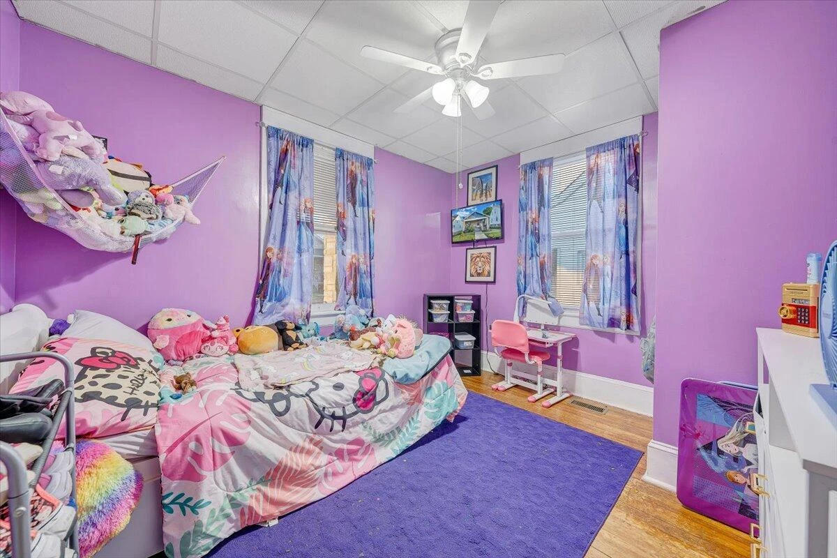 1109 Morehead AVE - Photo 16