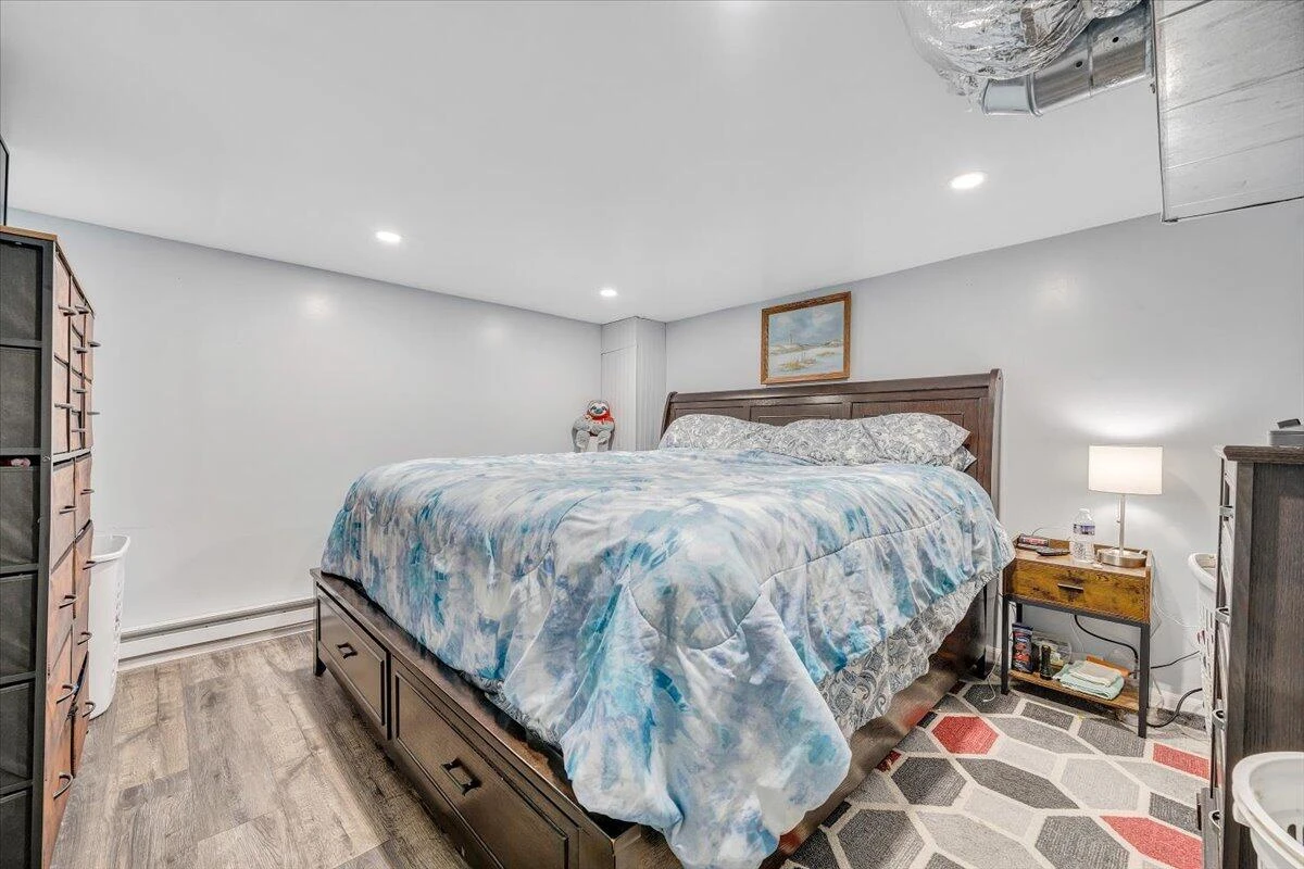 1109 Morehead AVE - Photo 19