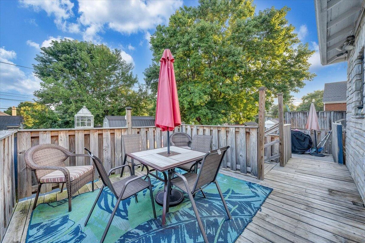 1109 Morehead AVE - Photo 33