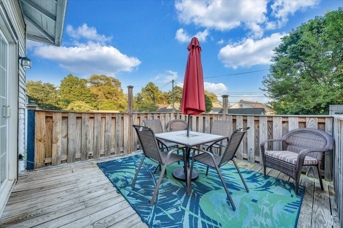 1109 Morehead AVE - Photo 34