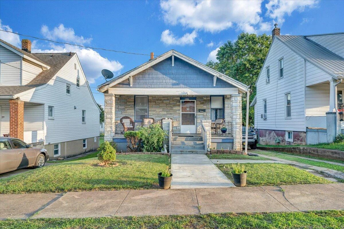 1109 Morehead AVE - Photo 37