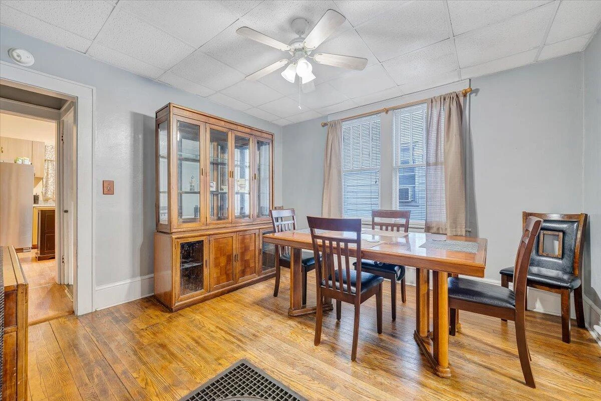 1109 Morehead AVE - Photo 6