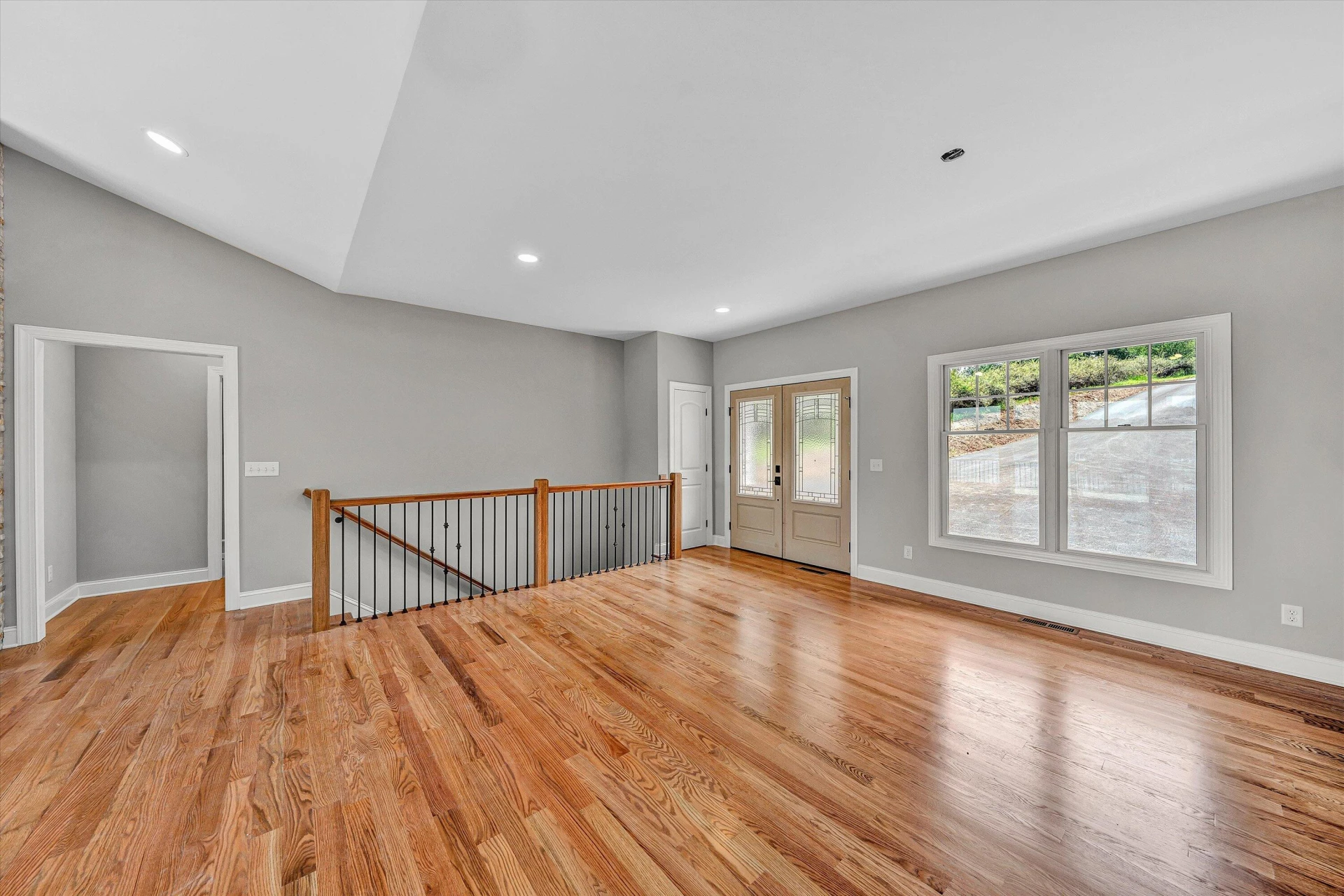 341 Chestnut Pointe DR - Photo 10