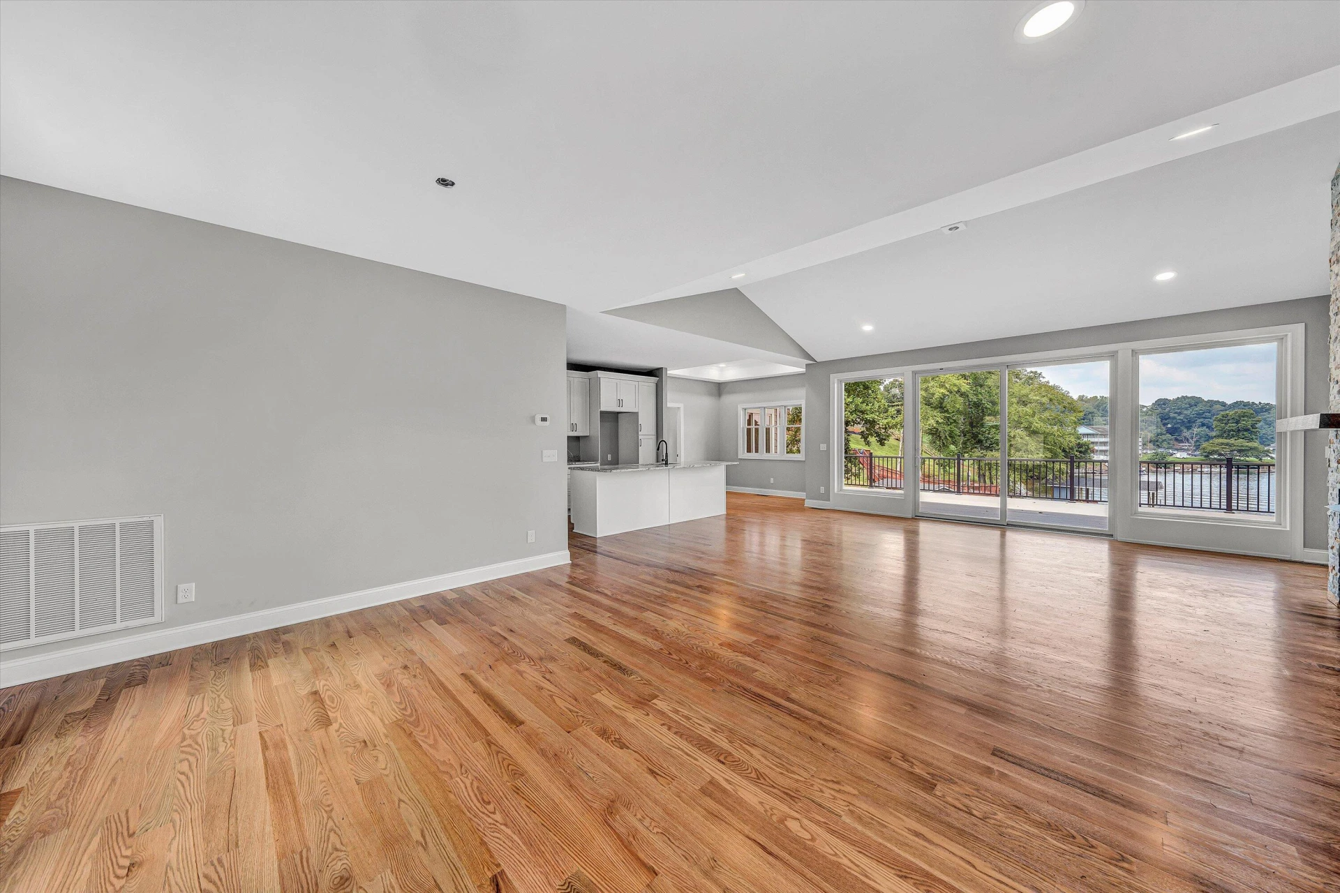 341 Chestnut Pointe DR - Photo 9