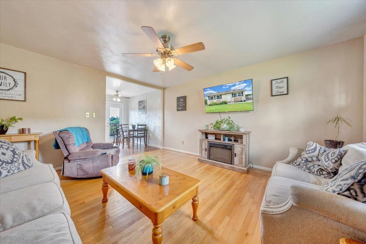 8575 Brubaker DR - Photo 2
