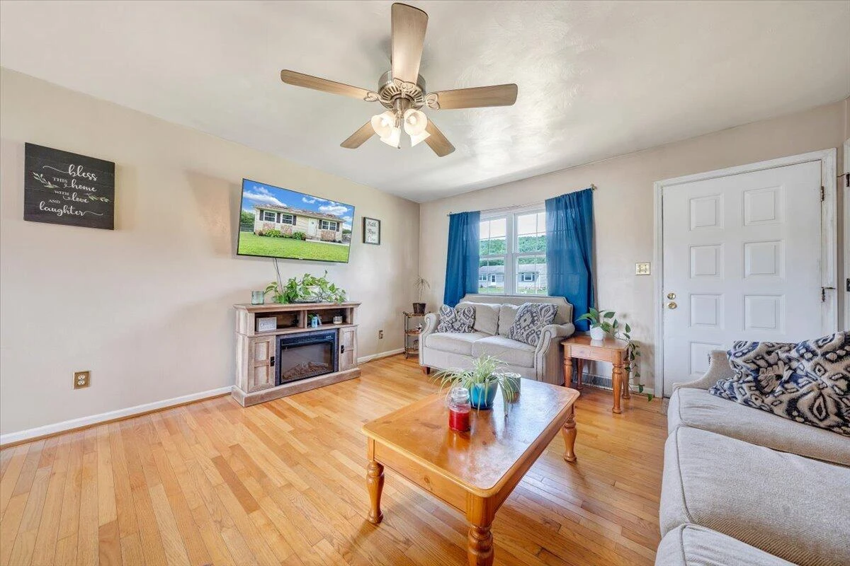 8575 Brubaker DR - Photo 5