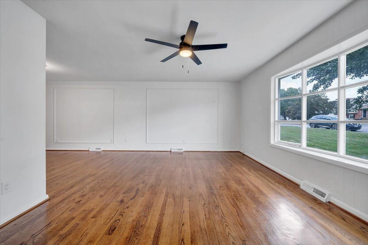 3820 Green Spring AVE - Photo 3