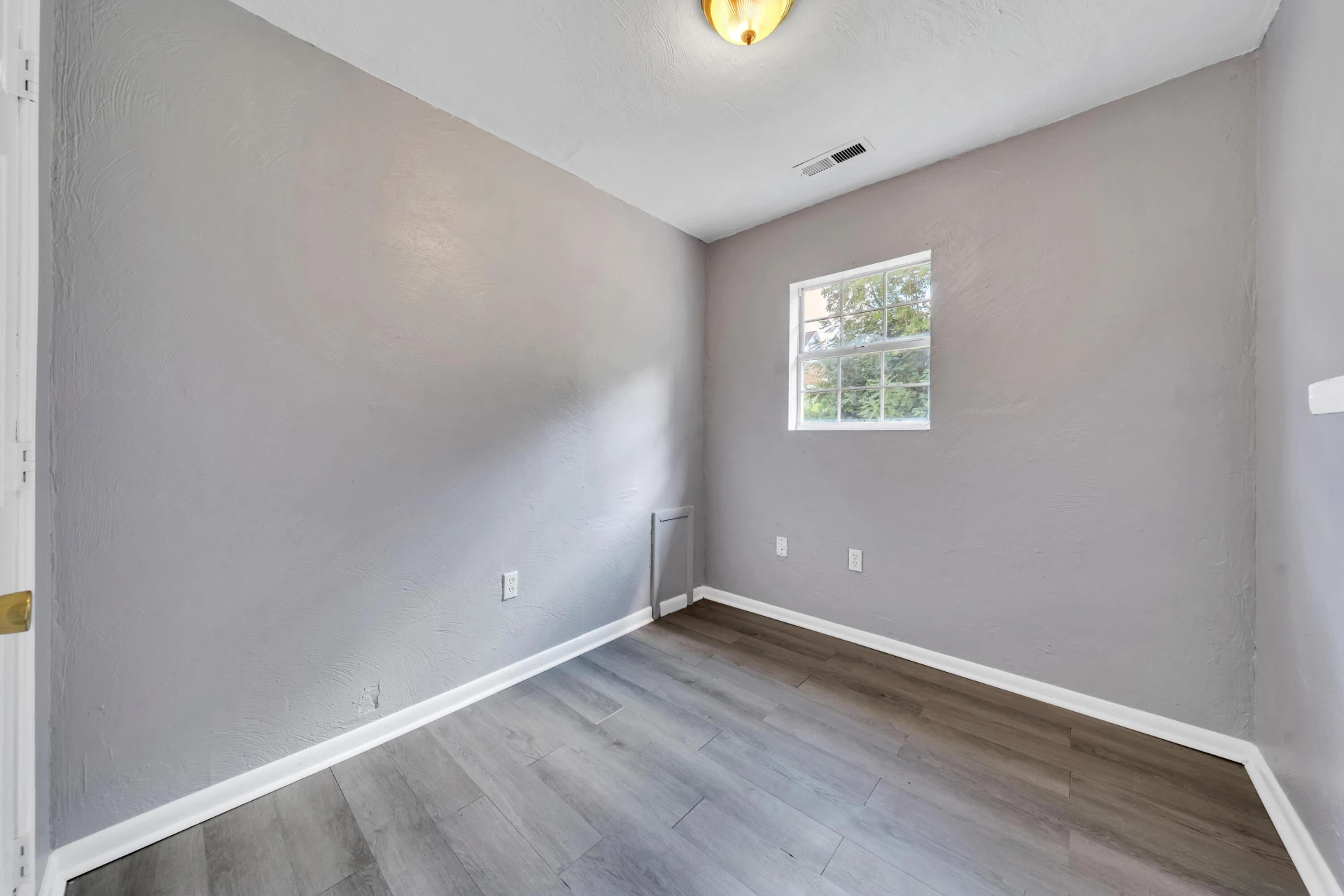 2116 Staunton AVE - Photo 16