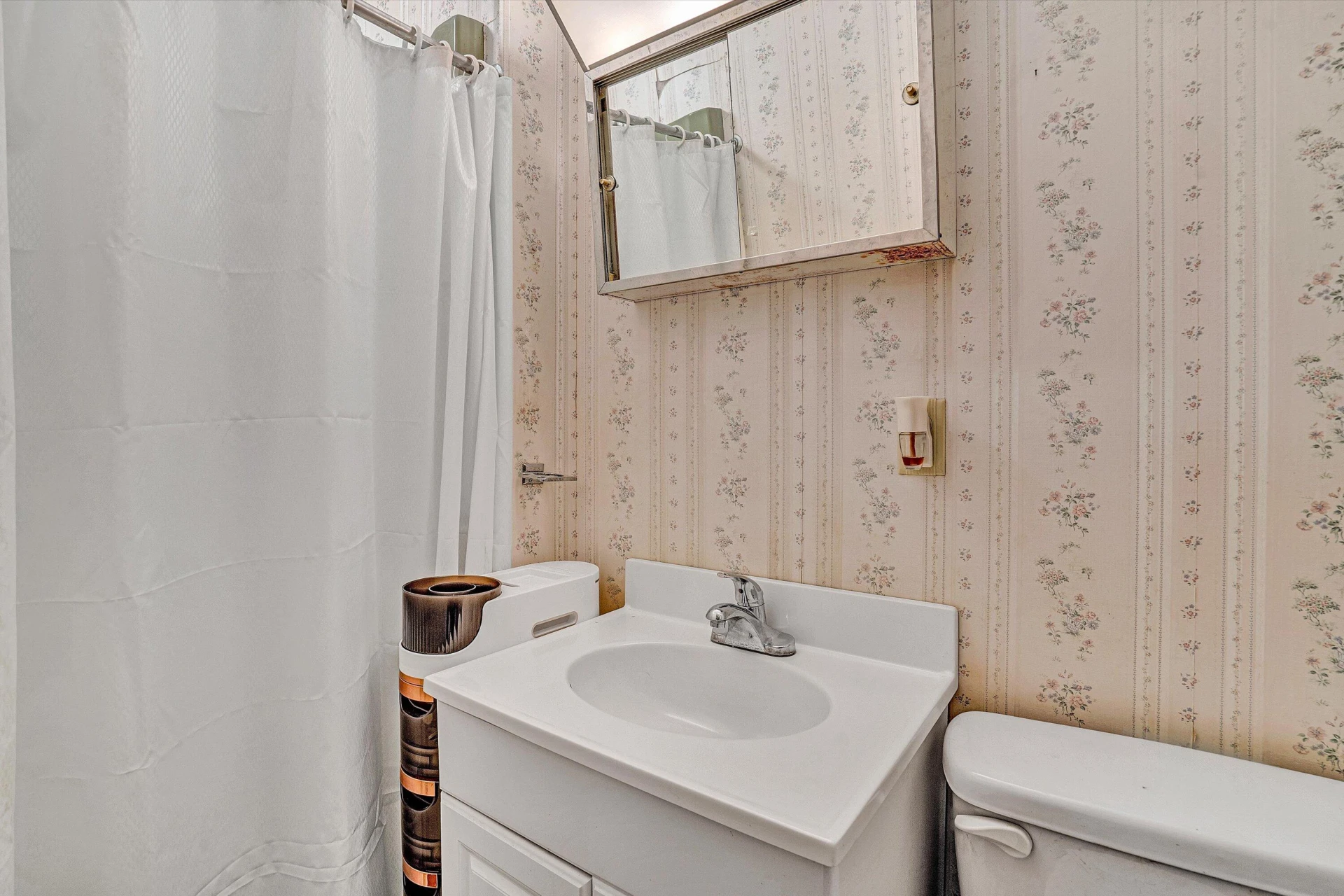 3525 Andrew AVE - Photo 14