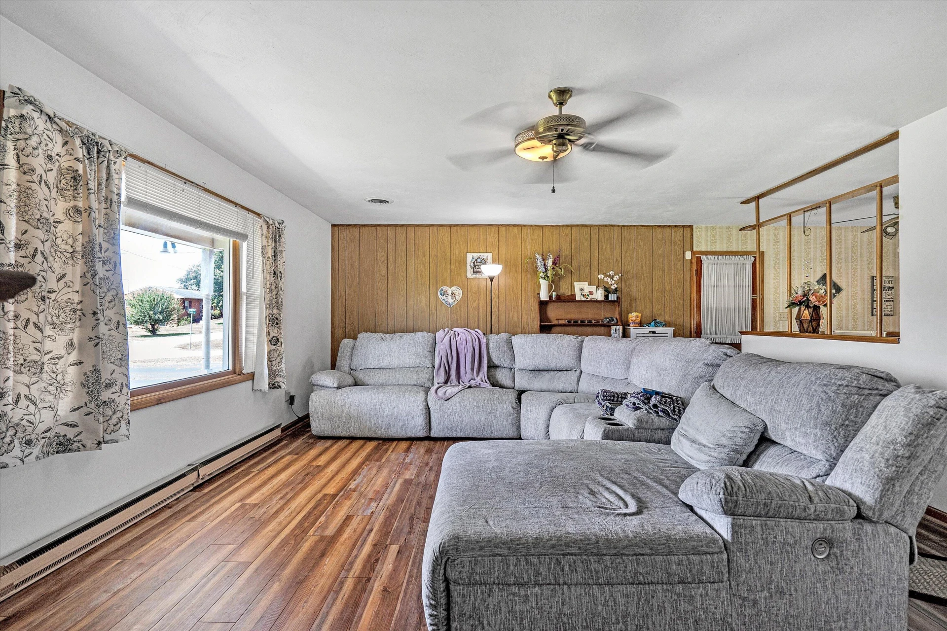 3525 Andrew AVE - Photo 4