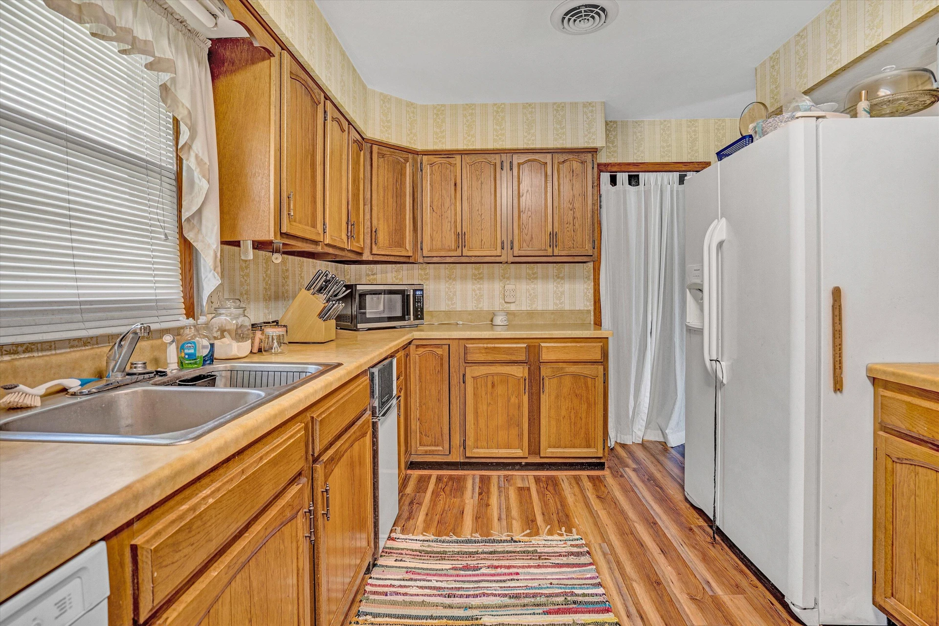3525 Andrew AVE - Photo 7