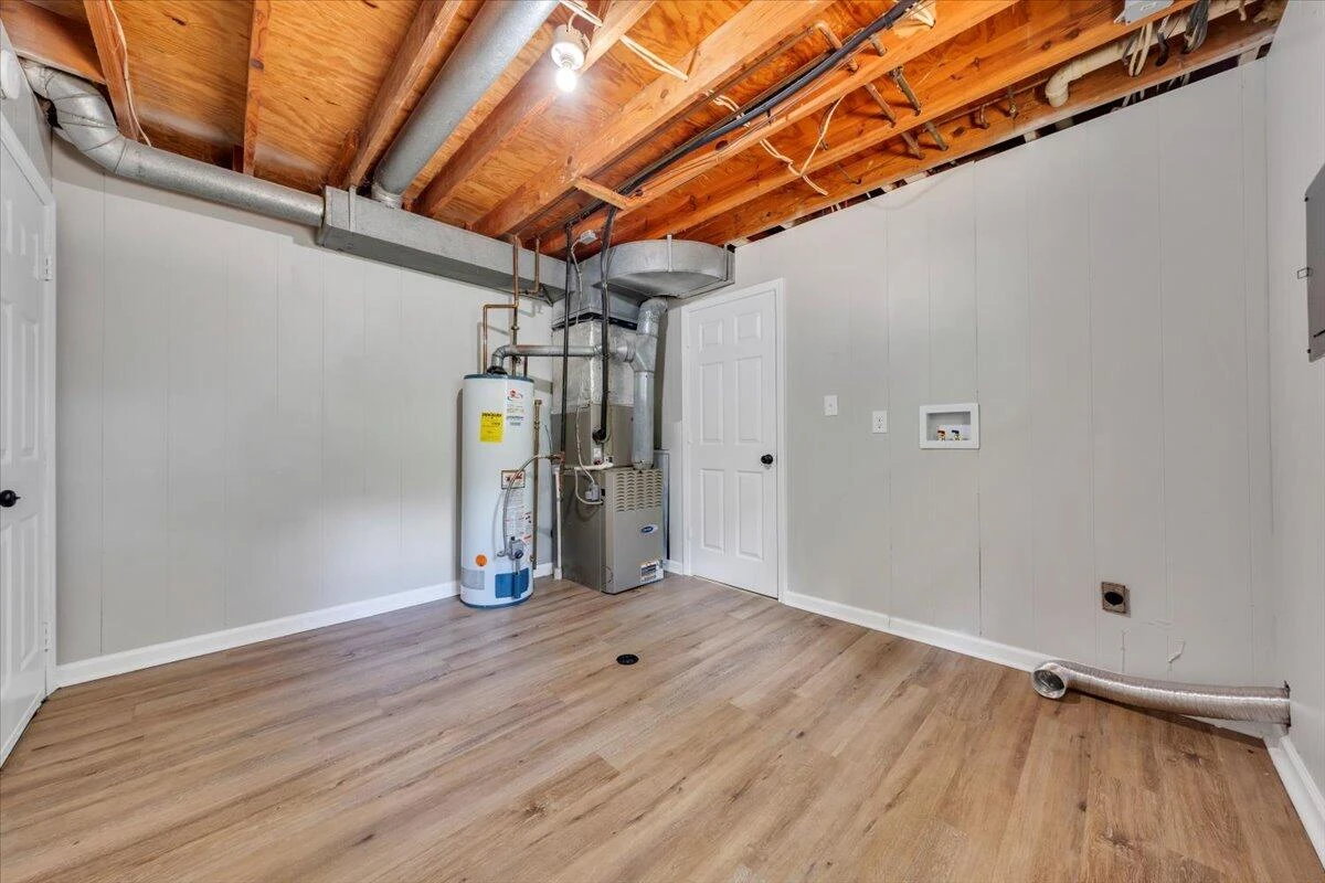 2640 Tulip LN - Photo 19
