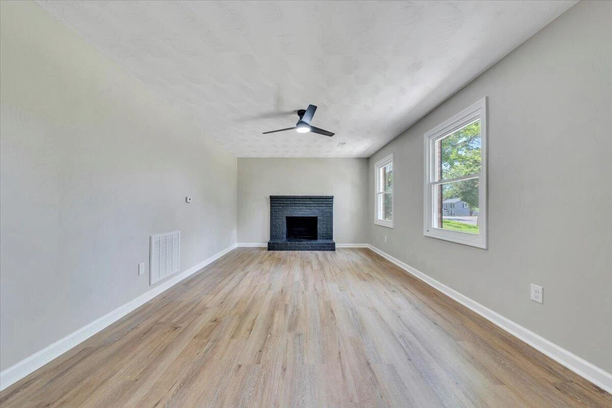 2640 Tulip LN - Photo 3