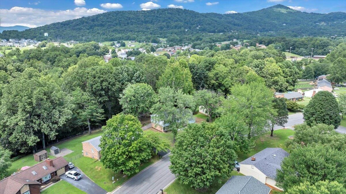 2640 Tulip LN - Photo 39