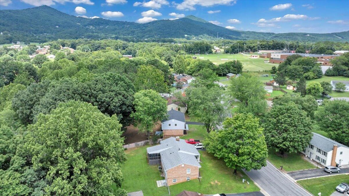 2640 Tulip LN - Photo 42